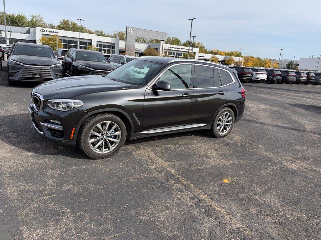 Used 2018 BMW X3 xDrive30i w/ Executive Package AWD/4WD image 3