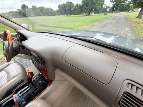 Used 2001 Lexus LX 470 4WD image 65