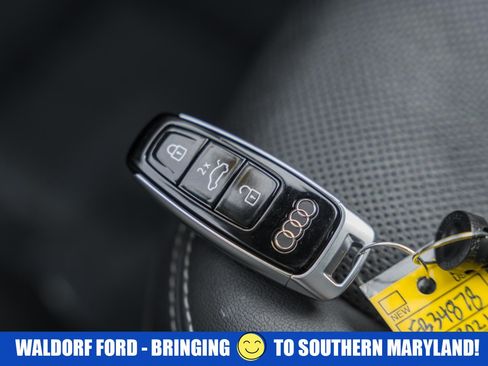 Used 2021 Audi Q8 Prestige w/ Prestige Package image 46