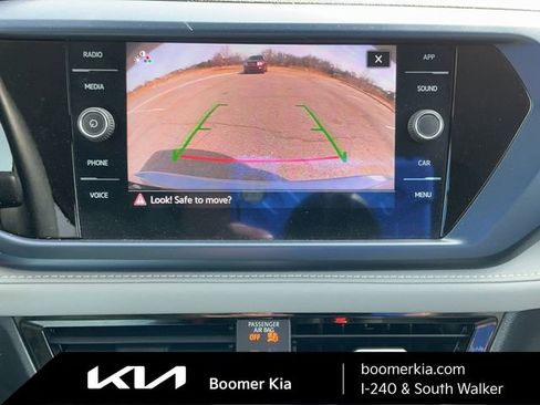 Used 2024 Volkswagen Taos SE image 24