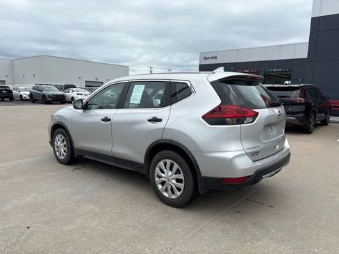 Certified 2018 Nissan Rogue S FWD image 4