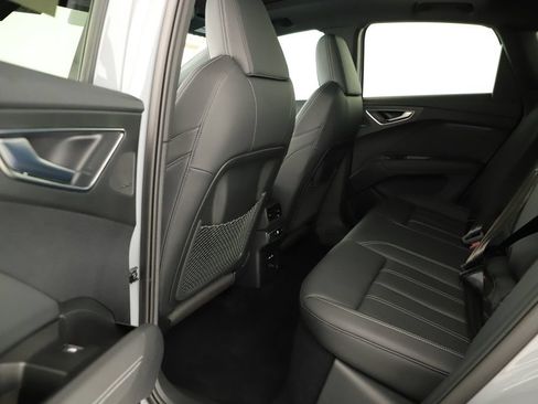 Certified 2024 Audi Q4 e-tron Premium Plus w/ Premium Plus AWD/4WD image 27