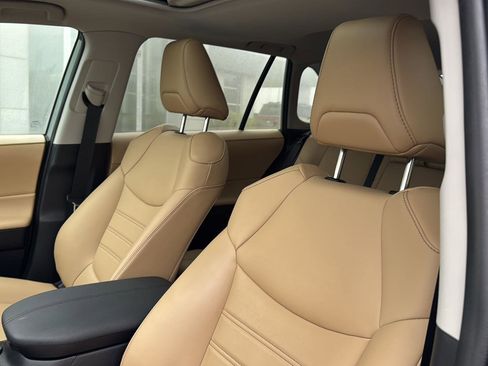 Used 2023 Toyota RAV4 XLE Premium image 25