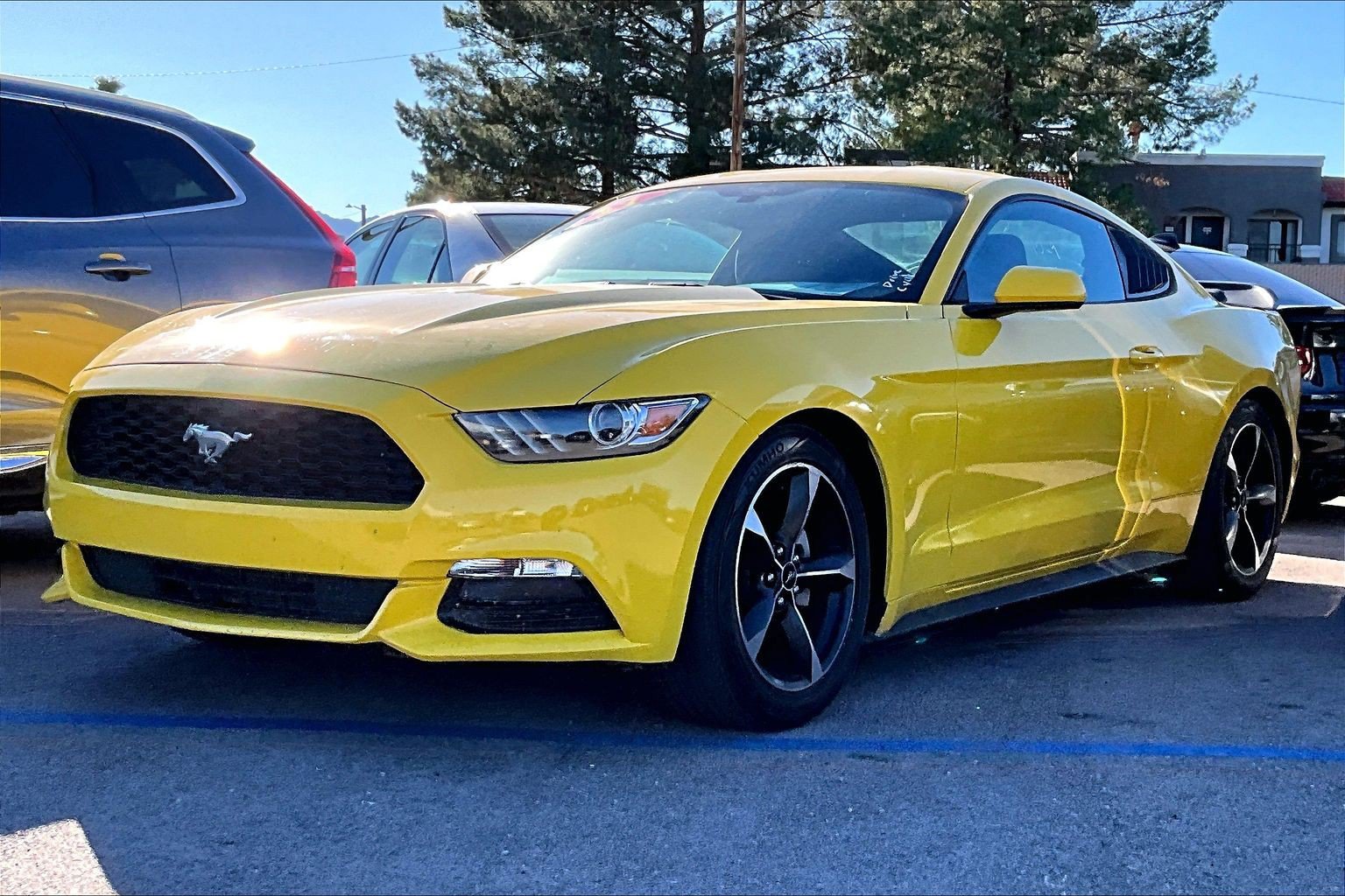 Used 2017 Ford Mustang Coupe RWD image 1