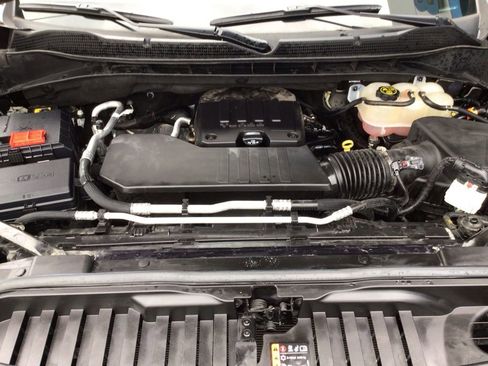 Used 2022 Chevrolet Silverado 1500 Custom Trail Boss AWD/4WD image 38