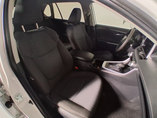 Used 2025 Toyota RAV4 XLE FWD image 15