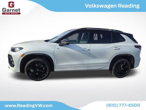 New 2026 Volkswagen Tiguan SE R-Line image 2