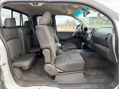 Used 2014 Nissan Frontier PRO-4X image 12