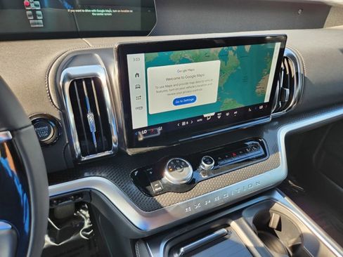 New 2025 Ford Expedition Platinum w/ Stealth Performance Package image 9