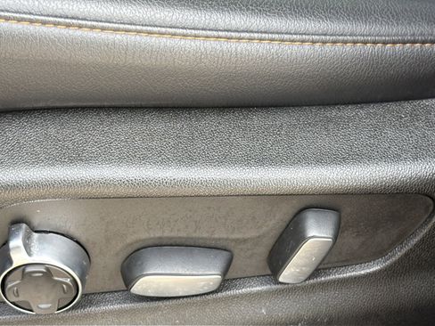 Certified 2023 Cadillac XT4 Sport w/ LPO, Onyx Lite Package image 19