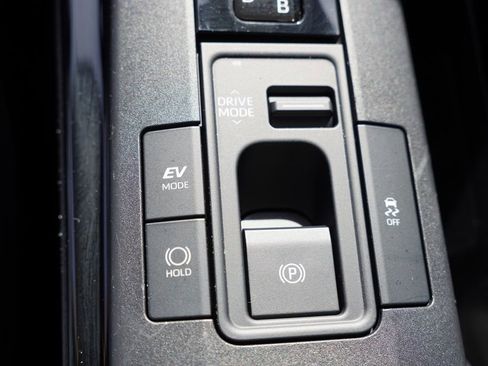 Used 2024 Toyota Prius XLE image 27