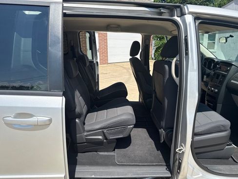 Used 2009 Dodge Grand Caravan SE FWD image 13