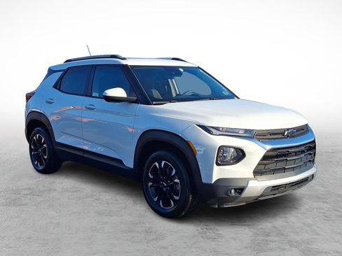 Used 2021 Chevrolet TrailBlazer LT w/ Sun and Liftgate Package image 7