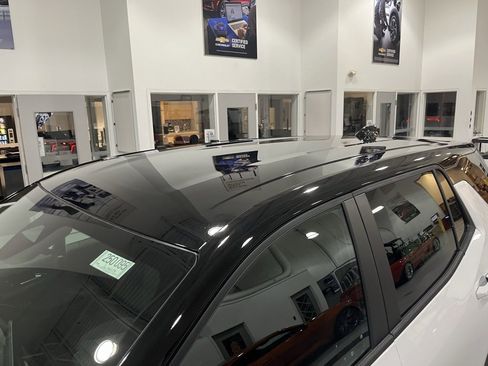 New 2025 Chevrolet Equinox LT w/ Safety and Technology Package image 27