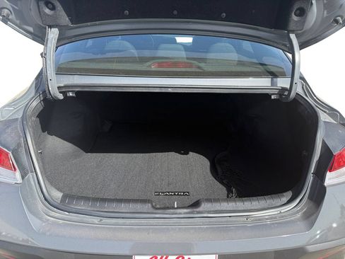 Used 2025 Hyundai Elantra Sport FWD image 12