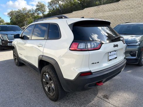 Used 2019 Jeep Cherokee Trailhawk w/ Cold Weather Group AWD/4WD image 3