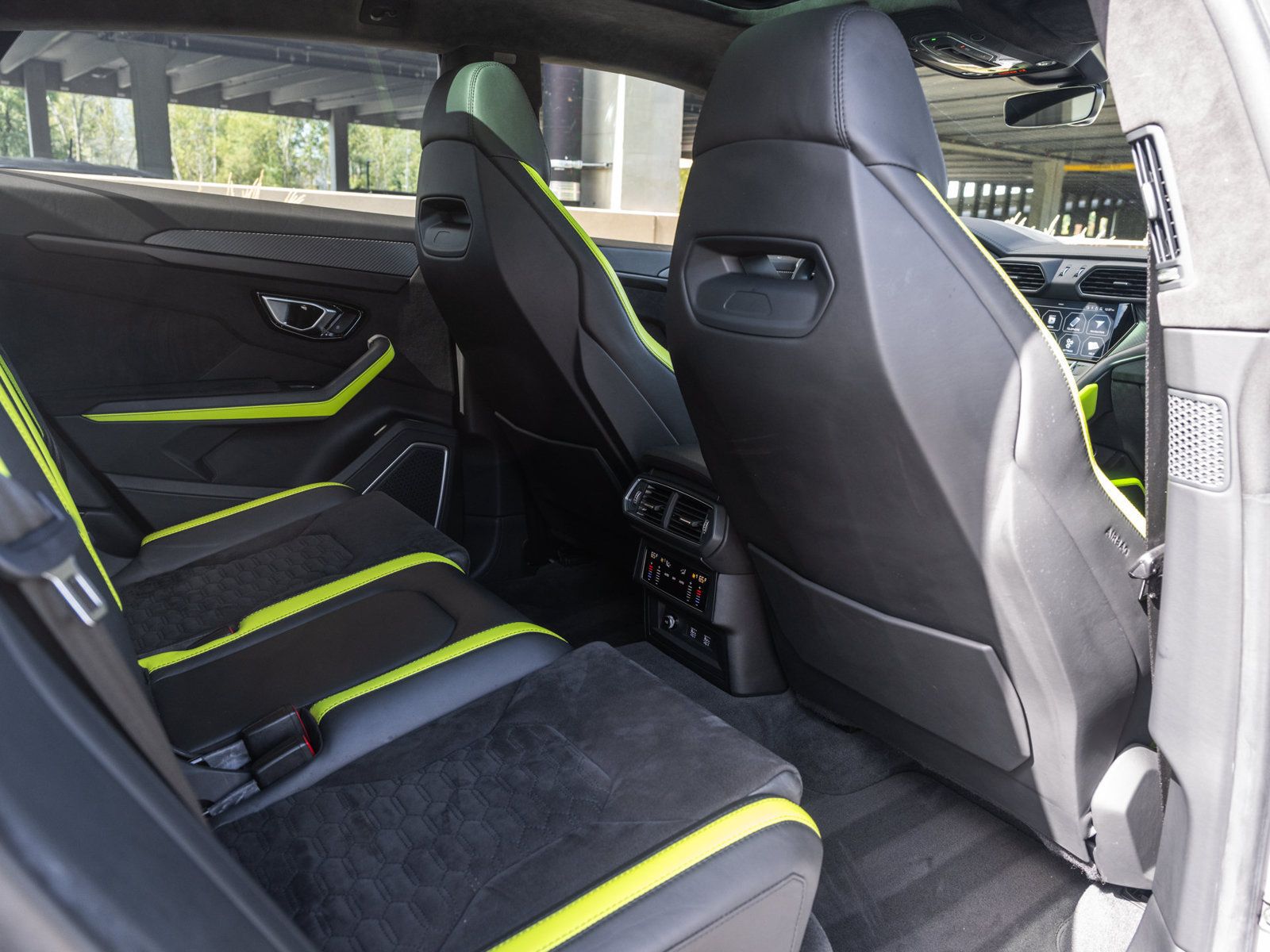 Used 2021 Lamborghini Urus AWD/4WD image 29