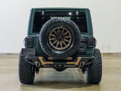 Used 2025 Jeep Wrangler Unlimited Rubicon w/ Technology Group image 45