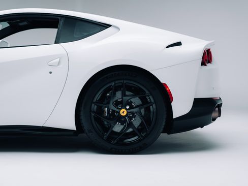 Used 2019 Ferrari 812 Superfast image 17