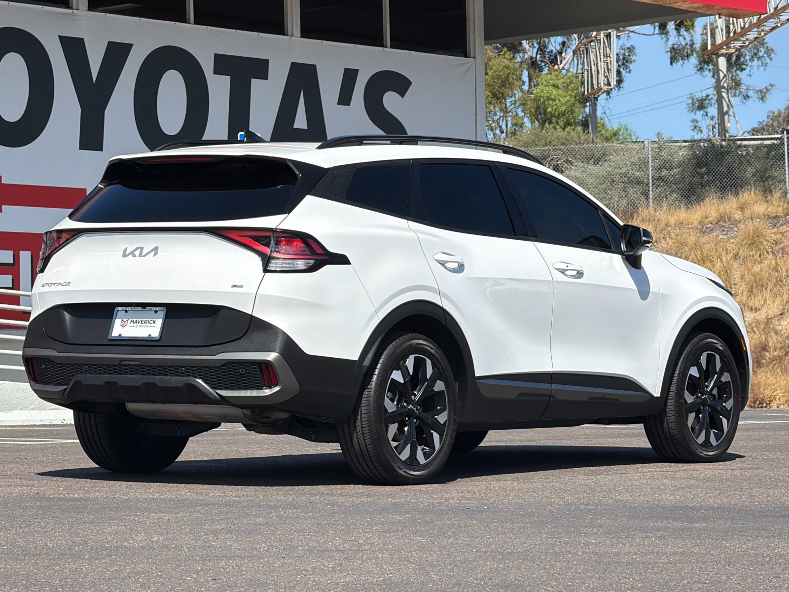 Used 2023 Kia Sportage X-Line w/ X-Line Premium Package AWD/4WD image 5
