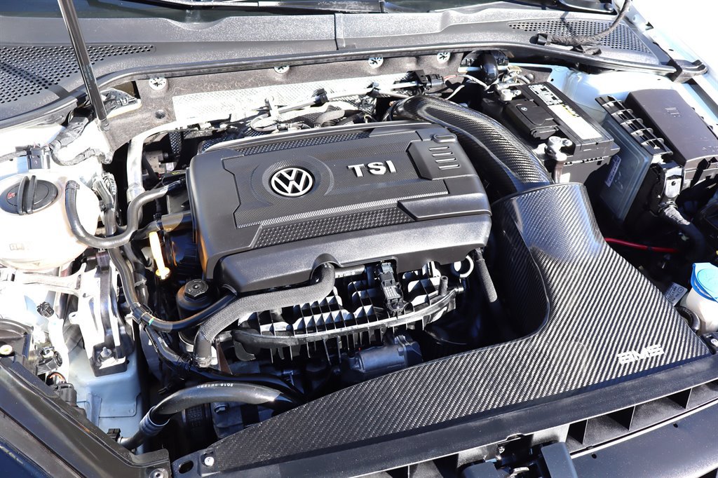 Used 2017 Volkswagen Golf Wolfsburg Edition FWD image 32