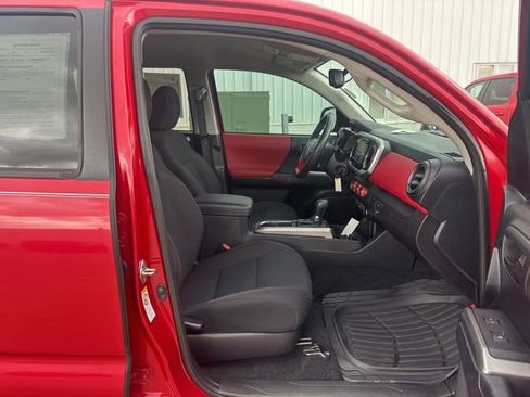 Used 2019 Toyota Tacoma SR5 image 33