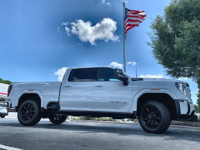 Used 2025 GMC Sierra 2500 AT4 w/ AT4 Premium Plus Package AWD/4WD image 9