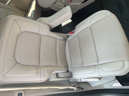 Used 2019 Lincoln Navigator Reserve AWD/4WD image 19