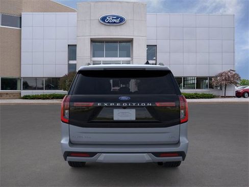 New 2026 Ford Expedition Max Platinum w/ Driver's Package image 5