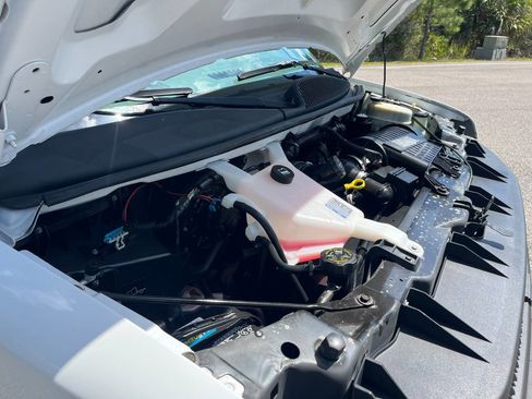 Used 2013 Chevrolet Express 3500 Extended image 30