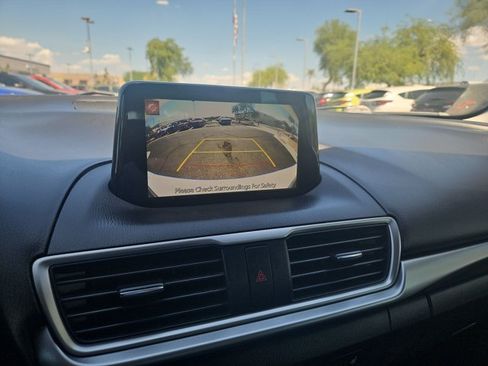 Used 2017 MAZDA MAZDA3 Touring FWD image 14