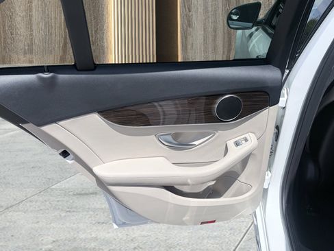 Used 2018 Mercedes-Benz C 300 Sedan image 39