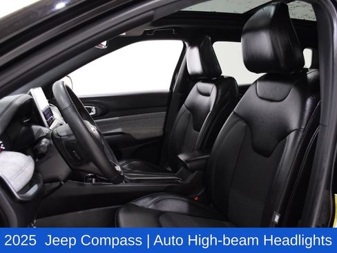 Used 2025 Jeep Compass Latitude w/ Sun & Sound Group AWD/4WD image 23