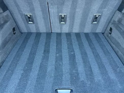 Used 2024 Cadillac XT4 Premium Luxury image 17