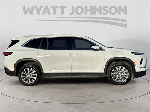 Used 2025 Buick Enclave Preferred image 6