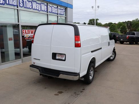 New 2026 Chevrolet Express 3500 Extended w/ Driver Convenience Package RWD image 33