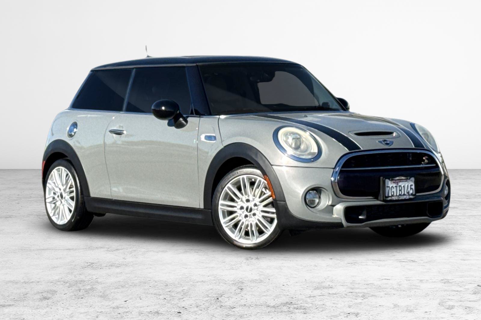 Used 2015 MINI Cooper S FWD image 2