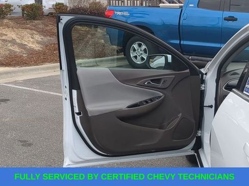 Used 2024 Chevrolet Malibu LT image 19