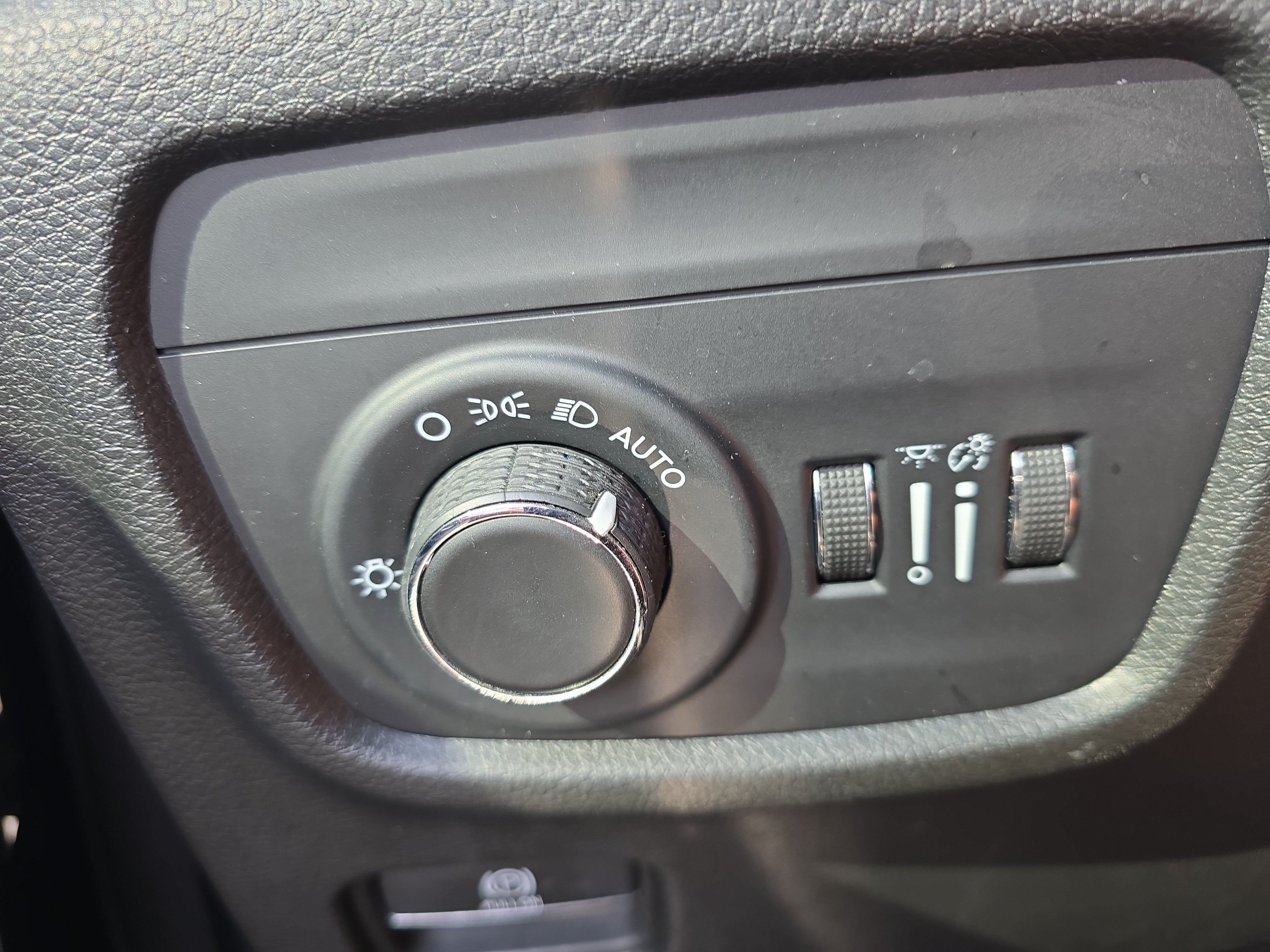 Used 2022 Jeep Grand Cherokee L Laredo w/ Luxury Tech Group I AWD/4WD image 27