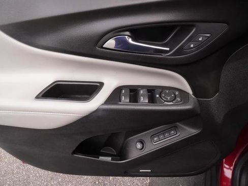 Used 2020 Chevrolet Equinox Premier FWD image 24