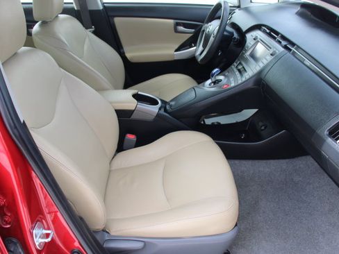 Used 2014 Toyota Prius Three FWD image 18