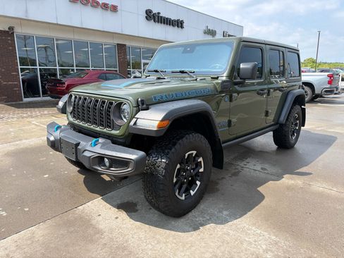 Used 2024 Jeep Wrangler Unlimited Rubicon 4xe w/ Technology Group AWD/4WD image 4