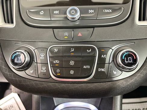 Used 2022 Chevrolet Malibu LT image 22