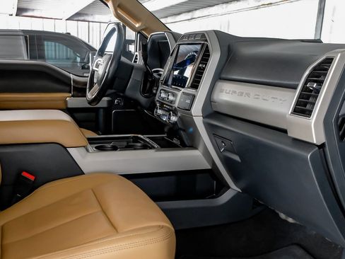 Used 2022 Ford F250 Lariat w/ Lariat Ultimate Package AWD/4WD image 12