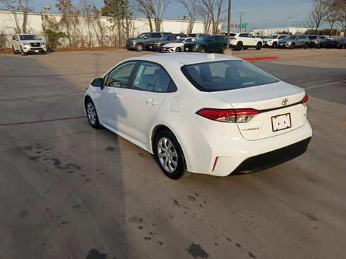 Used 2025 Toyota Corolla LE image 12