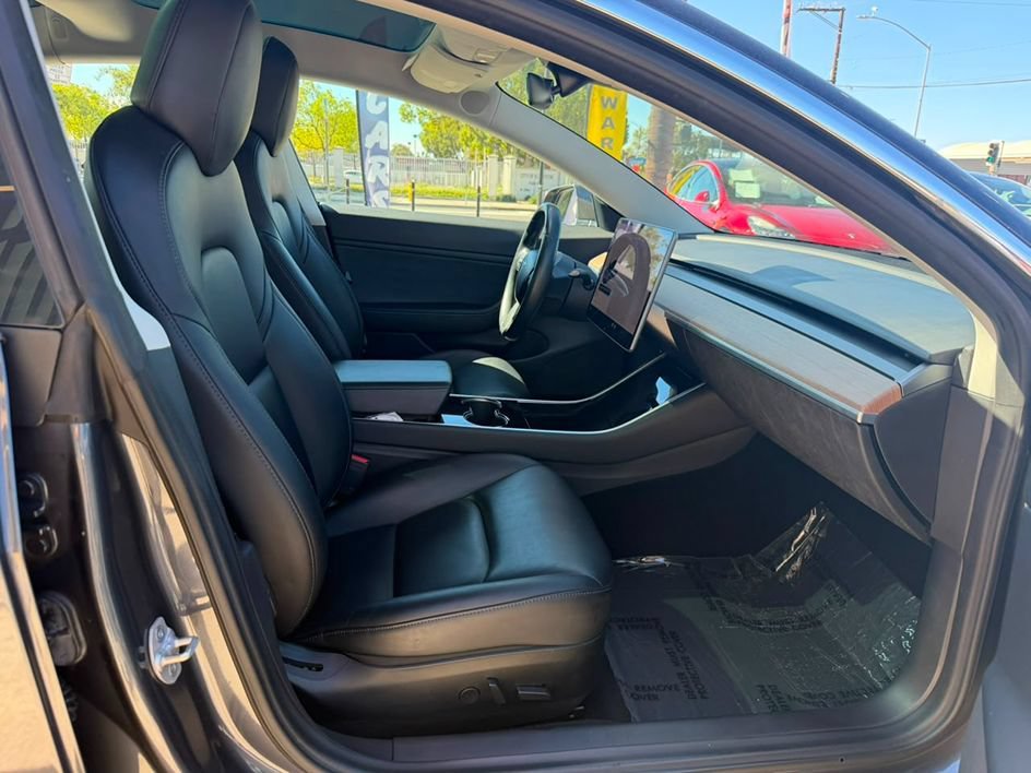 Used 2018 Tesla Model 3 Mid Range RWD image 18
