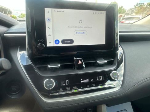 Used 2025 Toyota Corolla Cross XLE FWD image 26