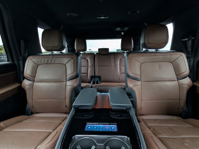 Used 2024 Lincoln Navigator L Reserve AWD/4WD image 31