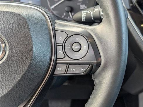 Used 2024 Toyota Corolla Cross LE image 27