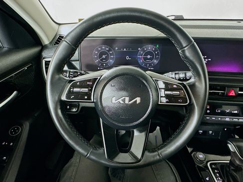 Certified 2024 Kia Seltos EX AWD/4WD image 11